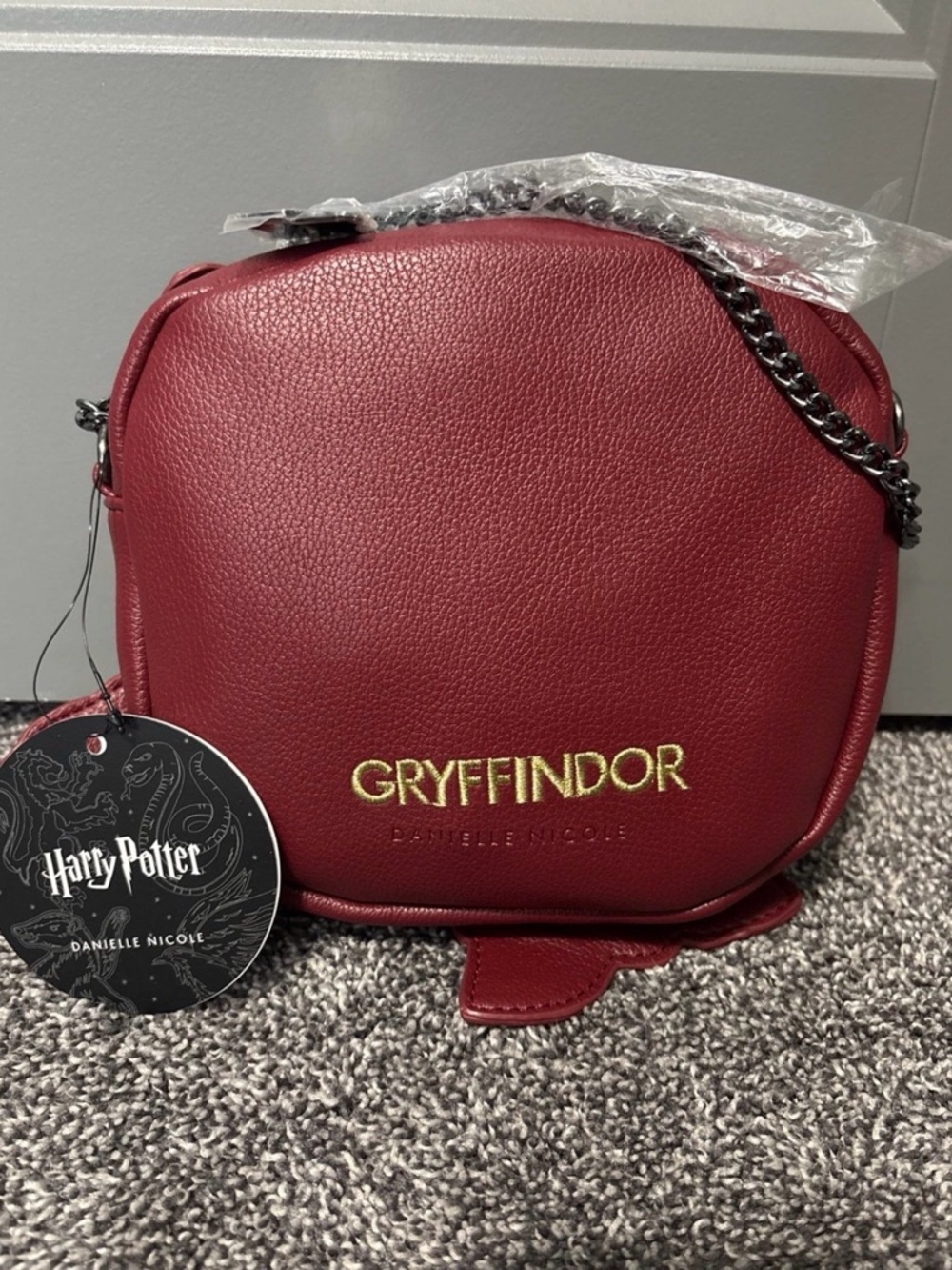 Danielle Nicole Harry Potter Gryffindor Crossbody Bag - Picture 5 of 5